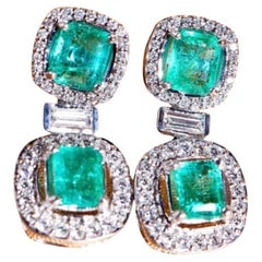 Orecchini in oro 18k con smeraldi dello Zambia certificati AIG da 4,40 carati e 1,15 carati di diamanti