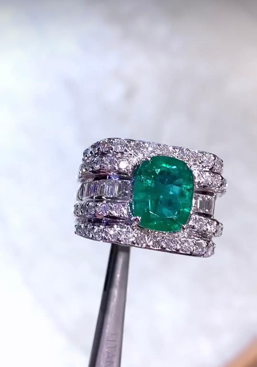 AIG Certified 4.50 Carat Zambian Emerald  2.30 Ct Diamonds 18k Gold Ring In New Condition For Sale In Massafra, IT