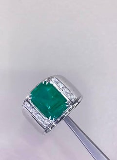 AIG Certified 4.50 Ct Zambian Emerald Diamonds 18K Gold Ring