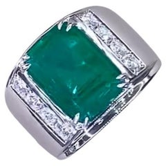 18 Karat Goldring, AIG-zertifizierter 4,50 Karat sambischer Smaragd, Diamanten