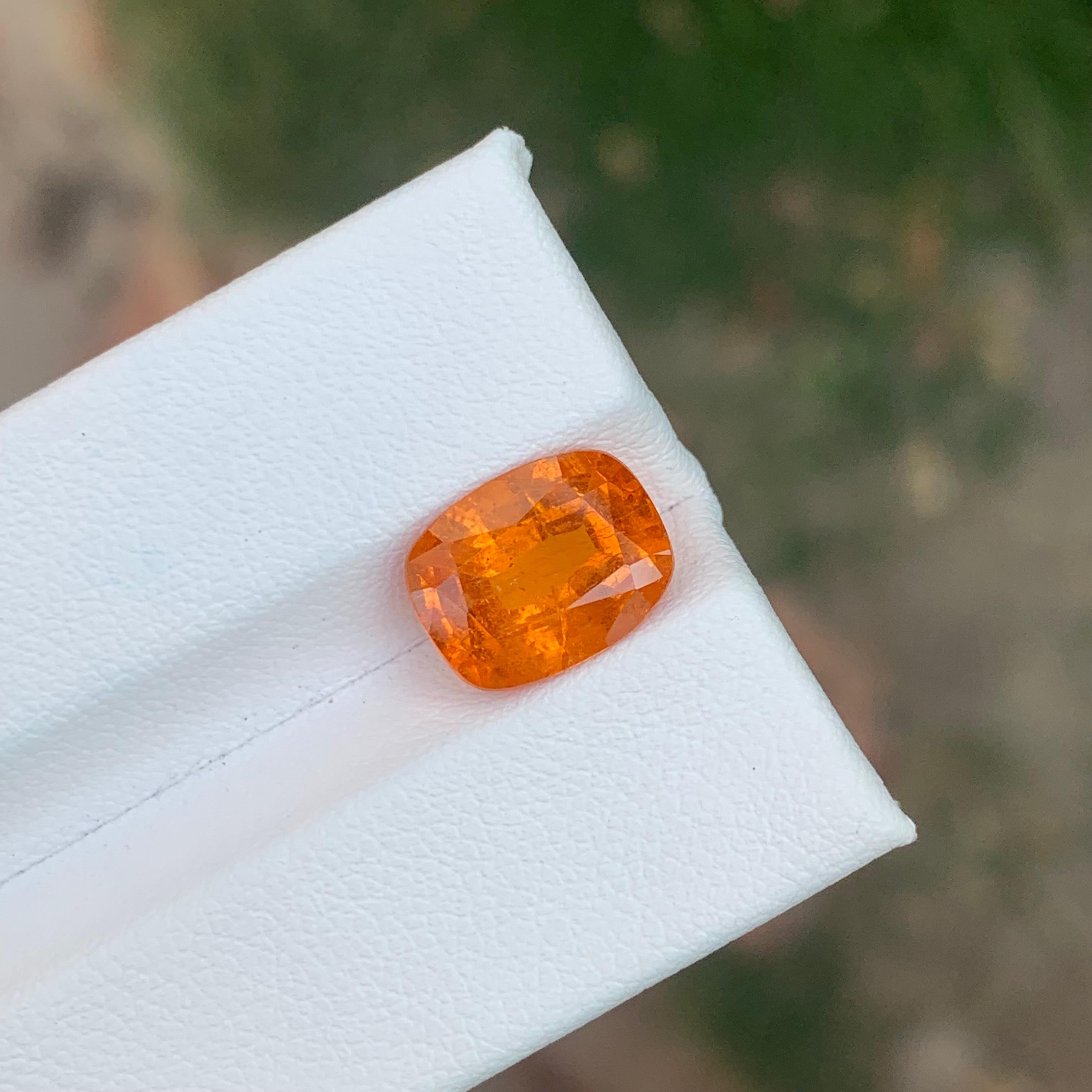 AIG Certified 4.55 Carat Natural Loose Fanta Spessartite Garnet Gemstone (Kissenschliff) im Angebot