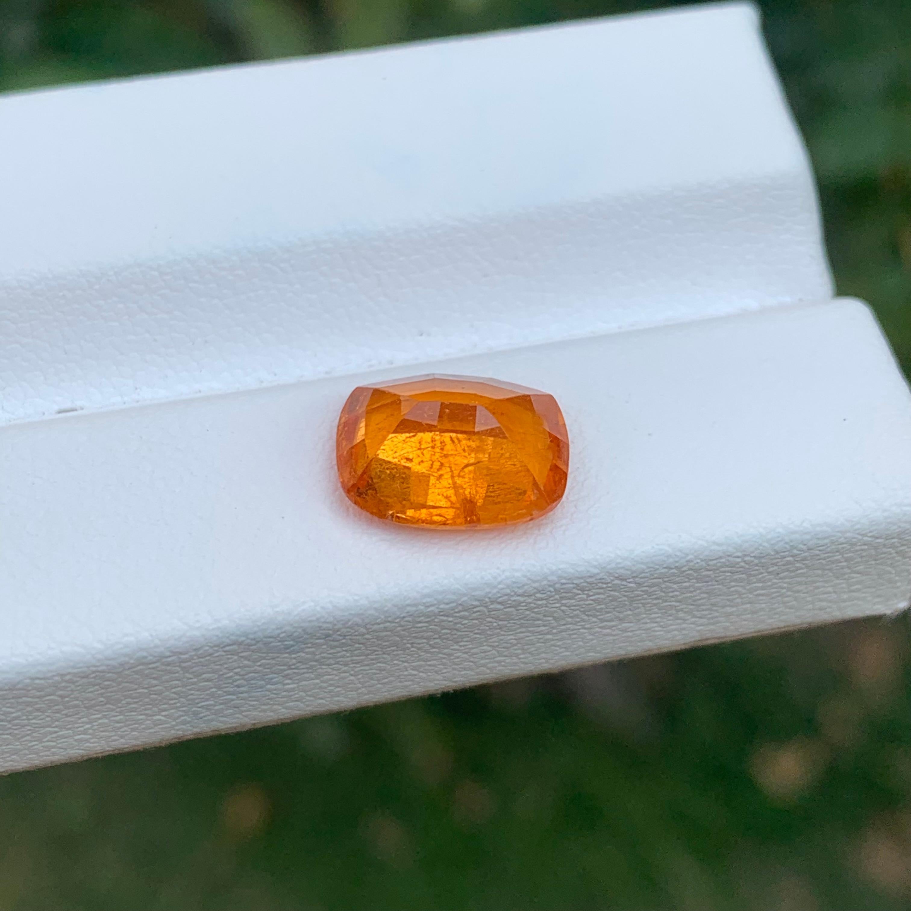 AIG Certified 4.55 Carat Natural Loose Fanta Spessartite Garnet Gemstone im Zustand „Neu“ im Angebot in Peshawar, PK