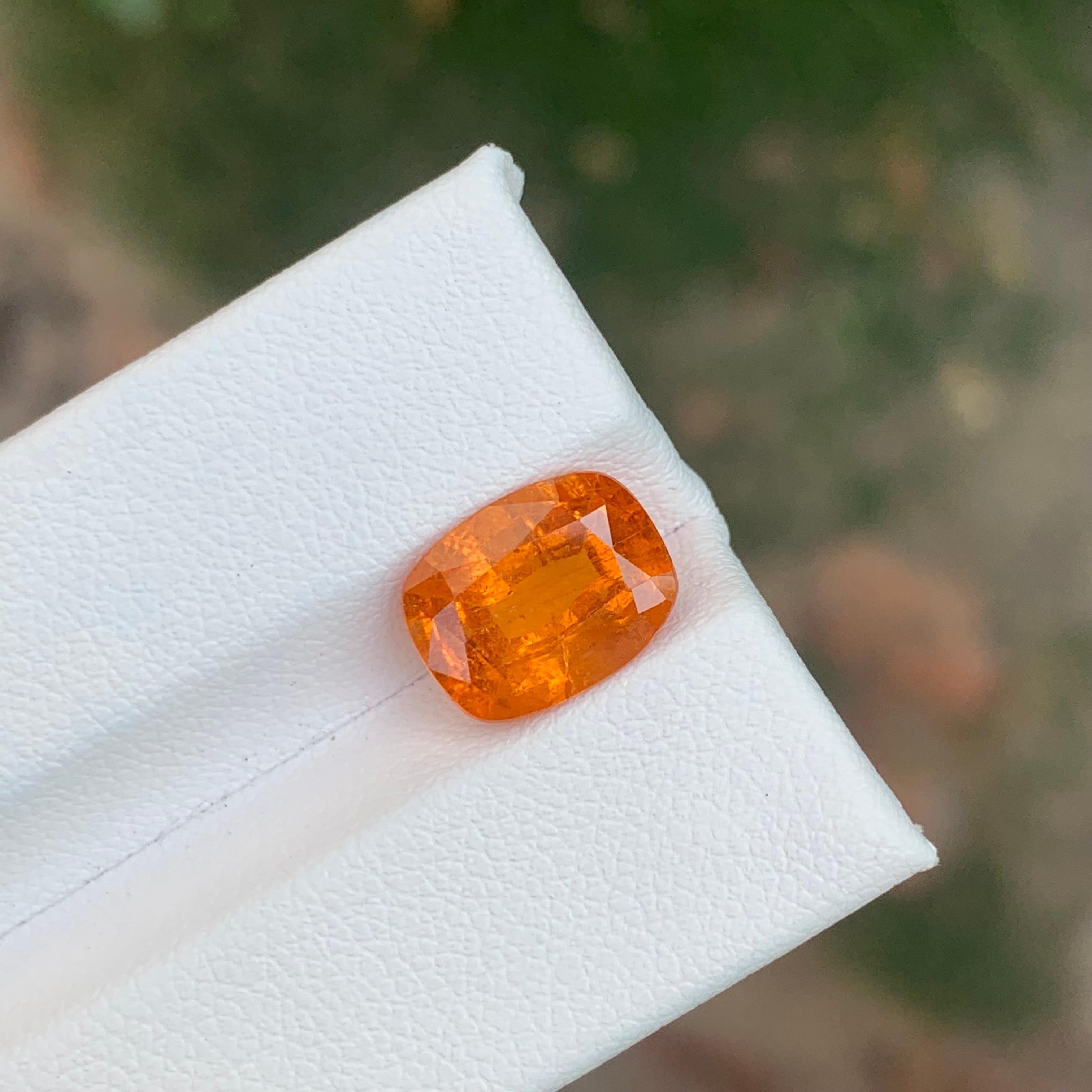 AIG Certified 4.55 Carat Natural Loose Fanta Spessartite Garnet Gemstone im Angebot 1