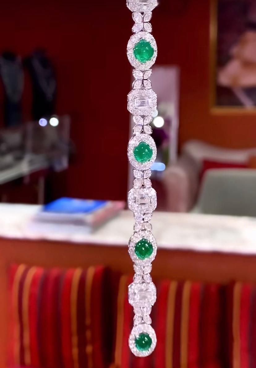 AIG Certified 4.55 Carats Zambian Emeralds  4.18 Ct Diamonds 18K Gold Bracelet In New Condition For Sale In Massafra, IT