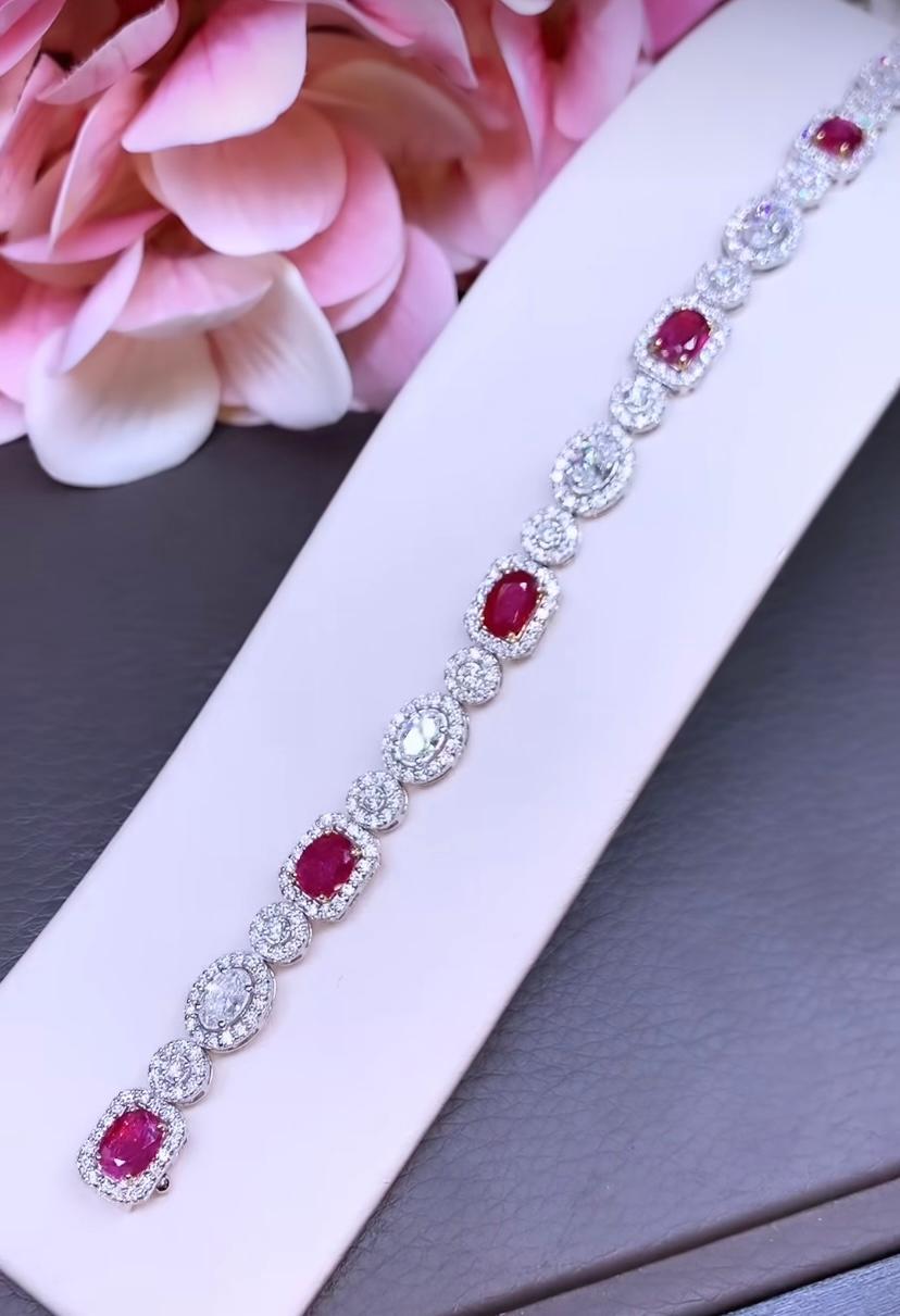 An exquisite bracelet, so chic and refined design, ideal for glamour ladies, because style is very sophisticated, unique , by Italian designer.
Bracelet come in 18k gold with 6 pieces of Natural Unheated   Mozambique Rubies , in perfect oval cut ,