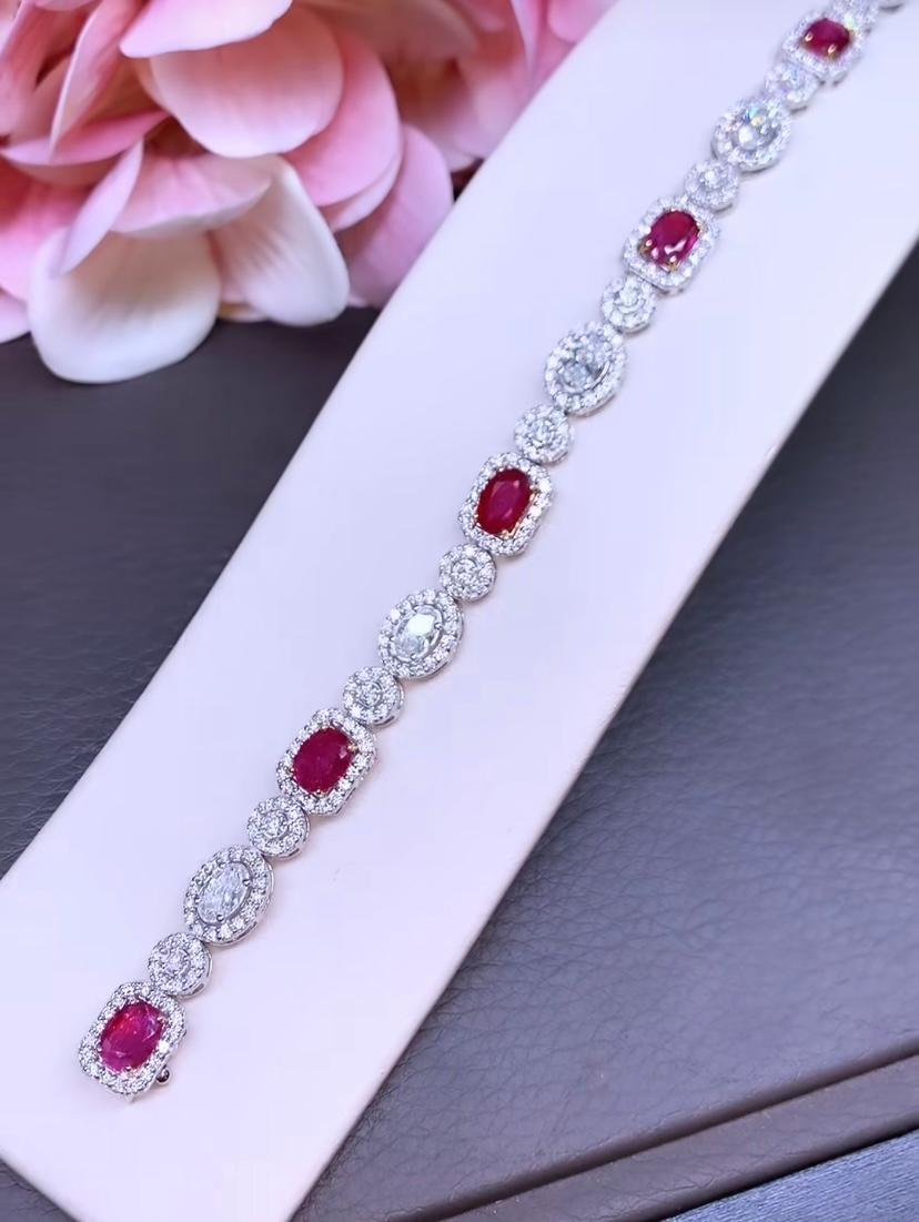 AIG Certified 4.55 Ct Untreated Mozambique Rubies   6.08 Ct Diamonds Bracelet  For Sale 1