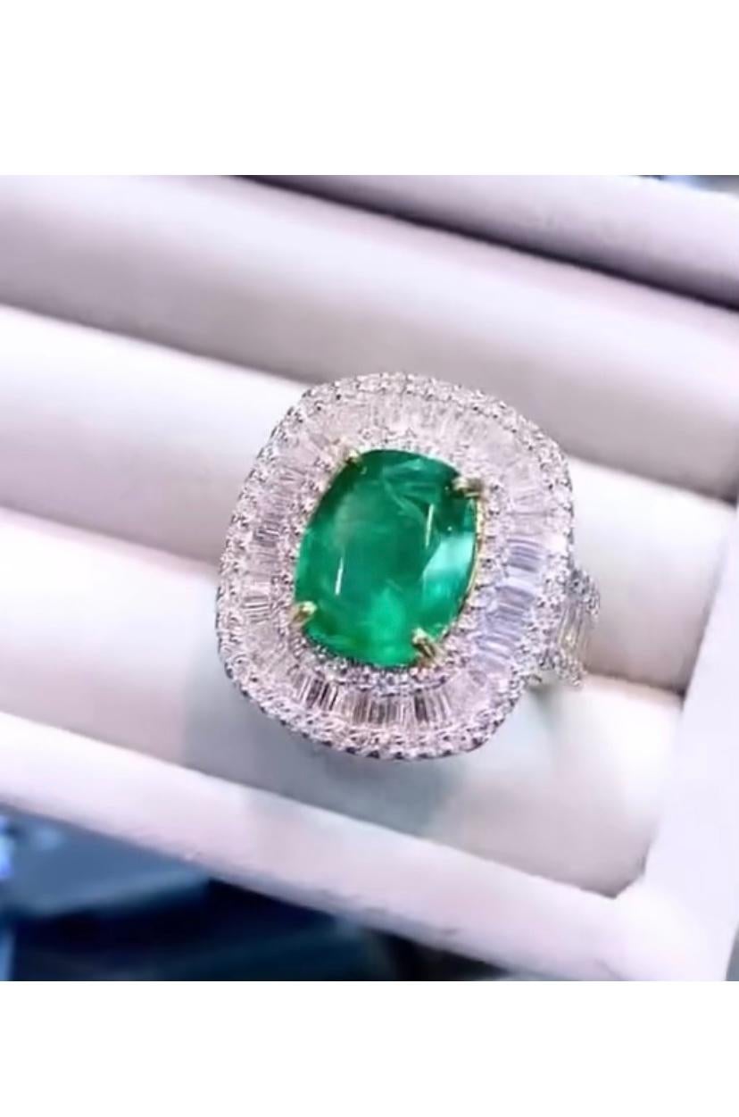 An exclusive cocktail ring, designed with elegance and sophistication, a very refined style.
Elevate your look and add a touch of vibrant color and brilliance. 
Magnificent ring come in 18k yellow gold with a Natural Zambian Emerald , in perfect