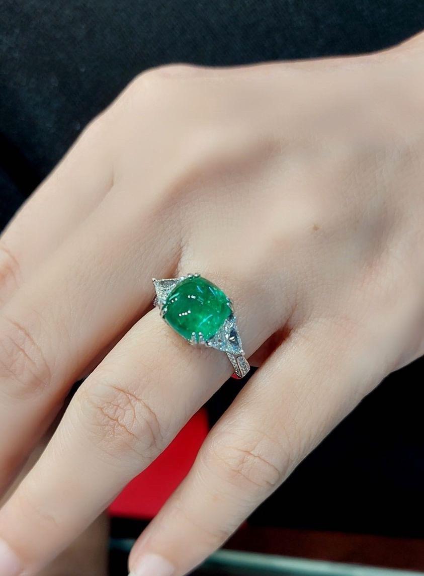 18 Karat Goldring, AIG-zertifizierter 4,64 Karat sambischer Smaragd 1,32 Diamanten 3