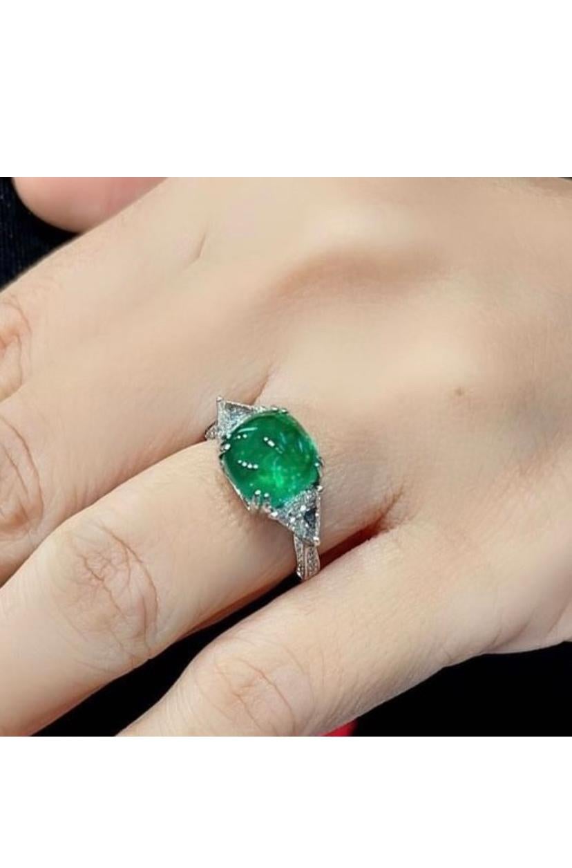18 Karat Goldring, AIG-zertifizierter 4,64 Karat sambischer Smaragd 1,32 Diamanten 4