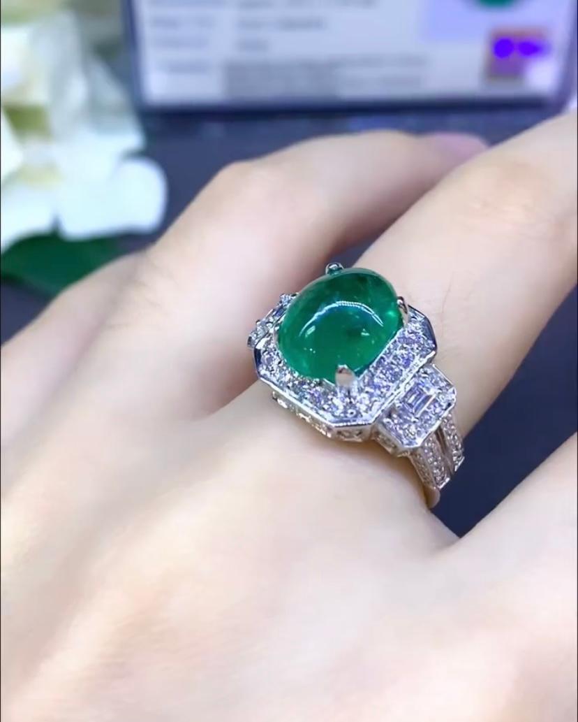 Cabochon AIG Certified 4.70 Carat Zambia Emerald  1.10 Ct Diamonds 18K Gold Art Deco Ring For Sale