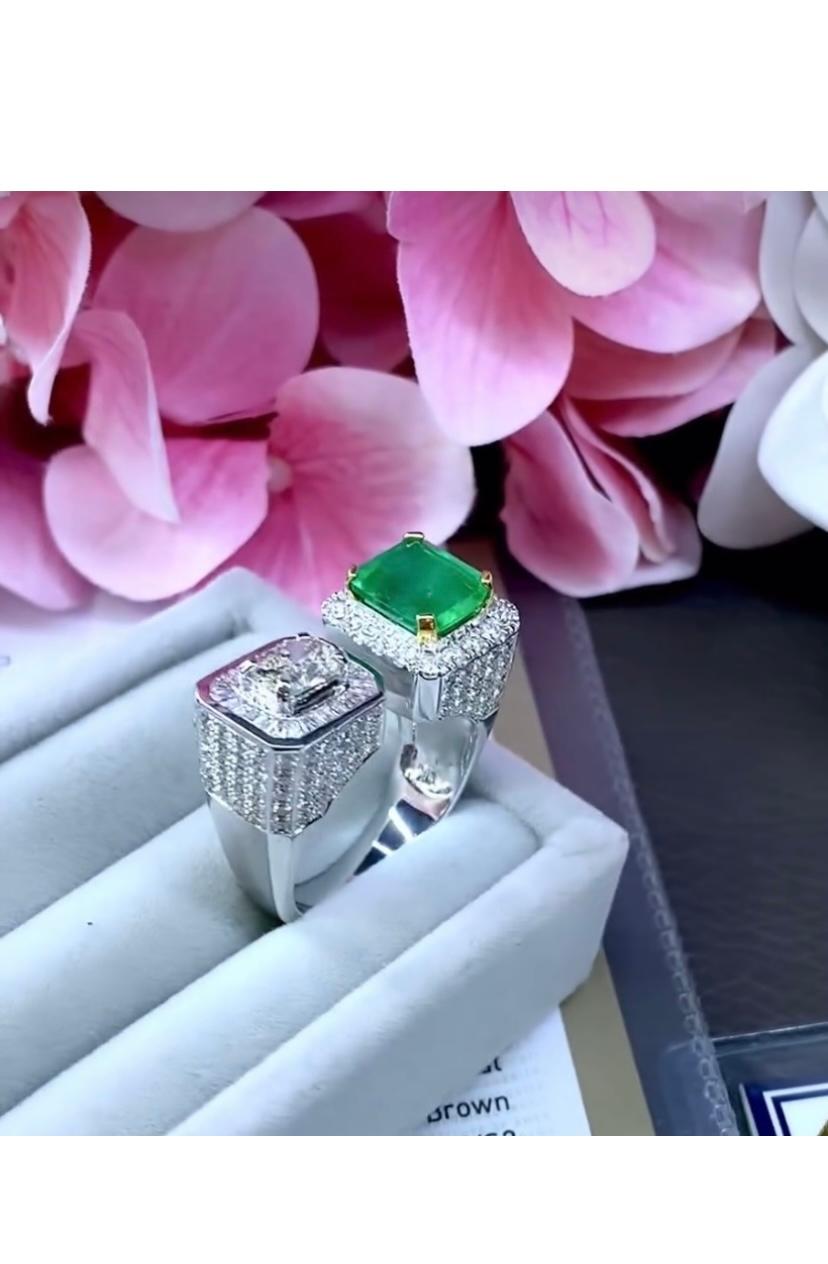 Donna Diamanti certificati AIG da 4.80 carati  Smeraldo colombiano da 3,20 carati  Anello in oro 18k in vendita
