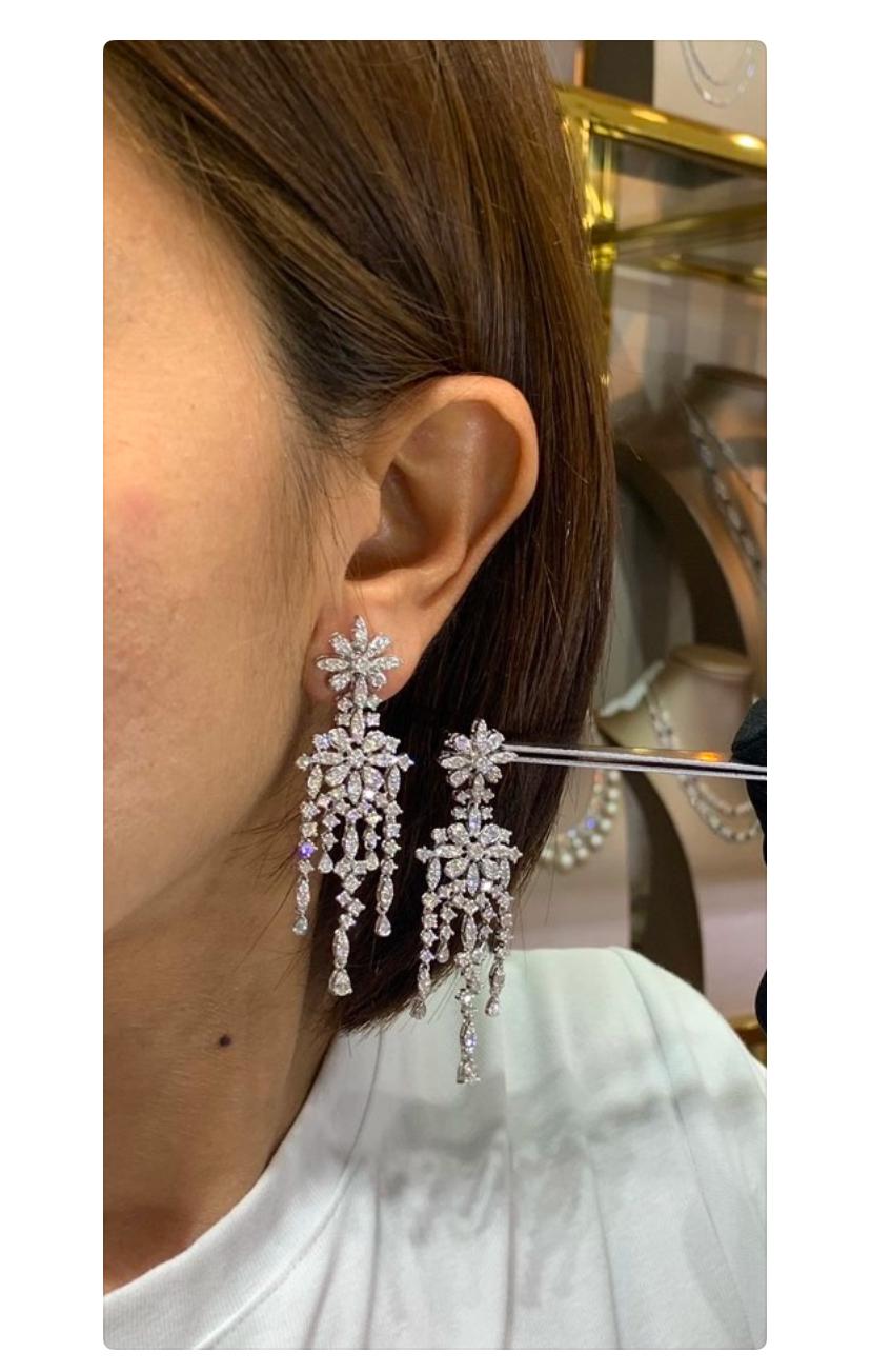 Orecchini in oro 18K con diamanti naturali certificati AIG da 5,00 carati in vendita 2