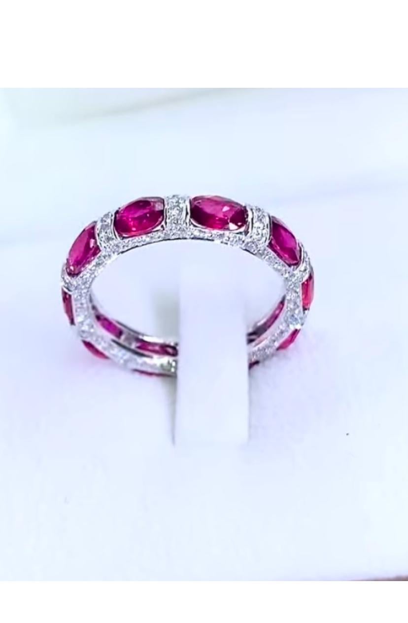 Mixed Cut AIG Certified 5.00 Carat Rubies Diamonds 18K Gold Ring For Sale