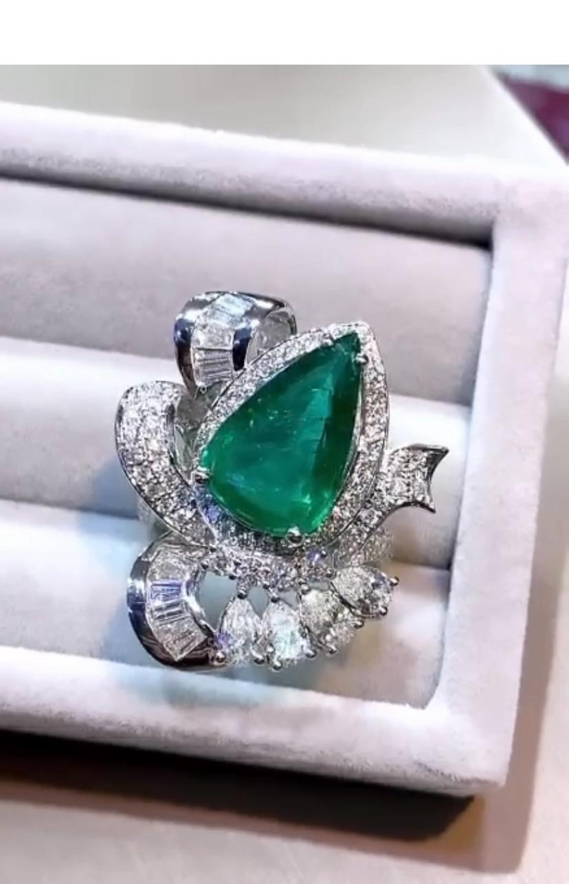 Another masterpiece is finished! Emerald and Diamond ring.
Experience the exquisite craftsmanship of this new ring in our detailed video. Every single spot is meticulously crafted and the level of sophistication is unparalleled.
Dive into the