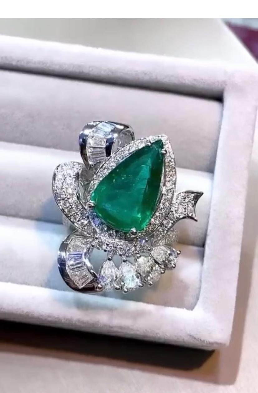 AIG Certified 5.00 Carats Zambian Emerald   Diamonds 18K Gold Ring  For Sale 1