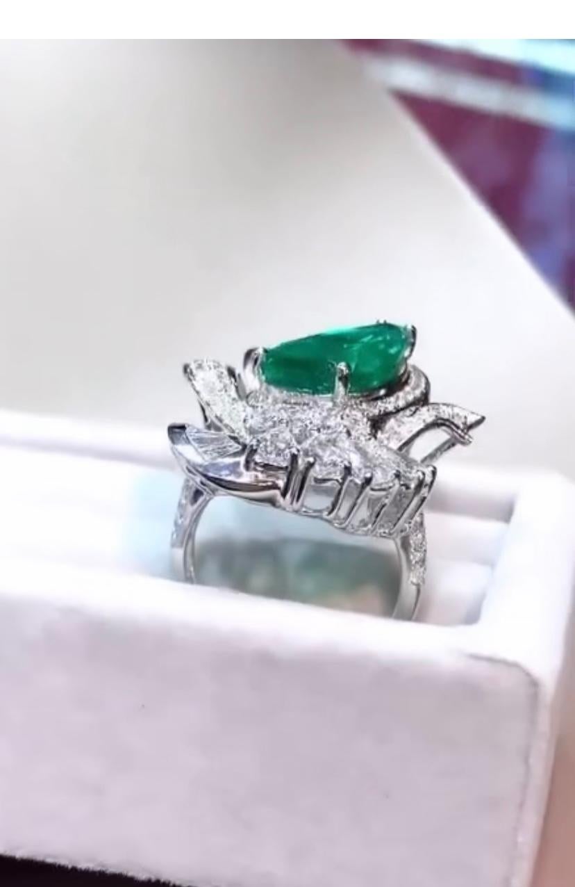 AIG Certified 5.00 Carats Zambian Emerald   Diamonds 18K Gold Ring For Sale 2