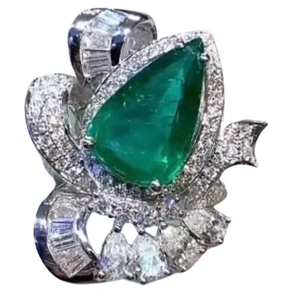 AIG Certified 5.00 Carats Zambian Emerald   Diamonds 18K Gold Ring  For Sale