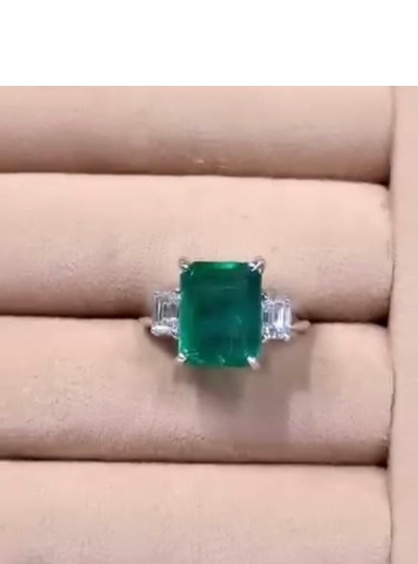 AIG-zertifizierter 5,00 Karat sambischer Smaragd GIA-zertifizierter 0,80 Karat Diamantring im Zustand „Neu“ im Angebot in Massafra, IT