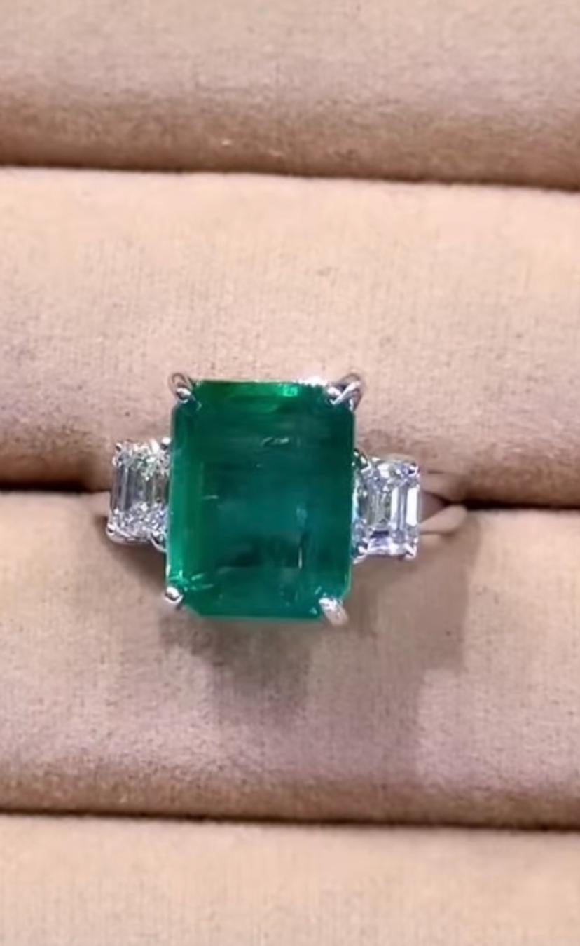 AIG-zertifizierter 5,00 Karat sambischer Smaragd GIA-zertifizierter 0,80 Karat Diamantring Damen im Angebot
