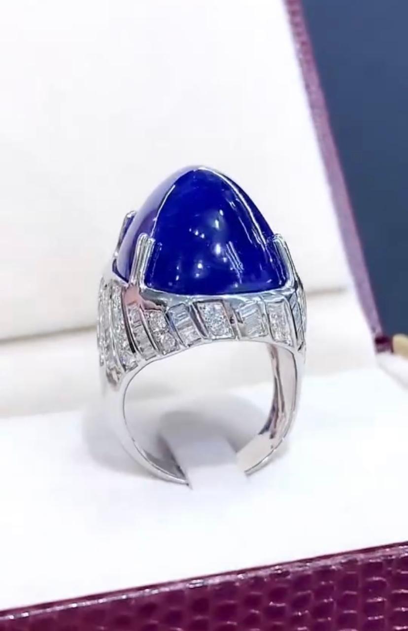 Donna Anello in oro 18K con tanzanite certificata AIG da 50,00 carati e 2,50 carati di diamanti in vendita