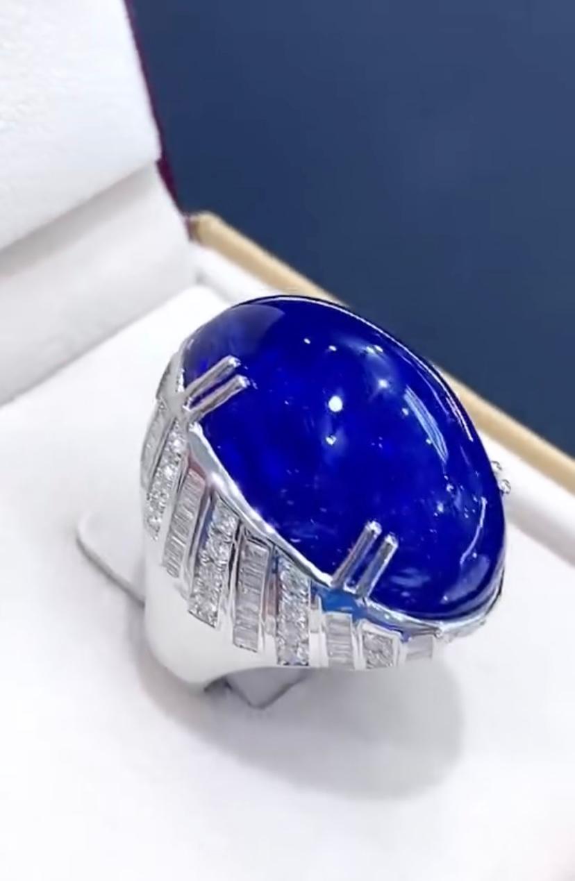 Anello in oro 18K con tanzanite certificata AIG da 50,00 carati e 2,50 carati di diamanti in vendita 2