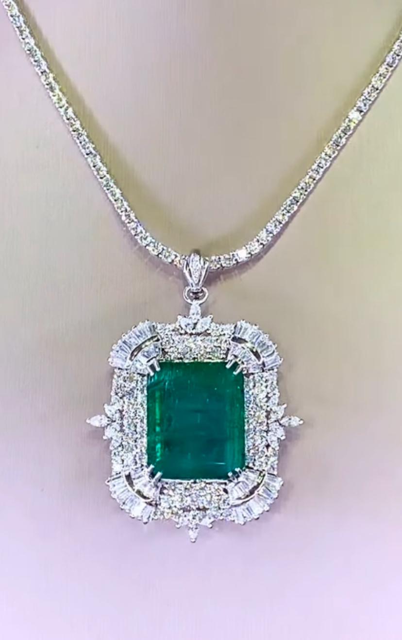 AIG Certified 50.00 Carat Zambian Emerald 8.80 Ct Diamonds Gold Pendant/Brooch For Sale 4
