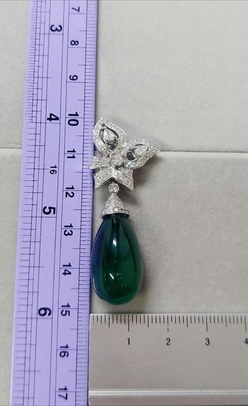 AIG Certified 50.00 Carats  Zambian Emeralds 1.90 Ct Diamonds 18K Gold Earrings In New Condition For Sale In Massafra, IT