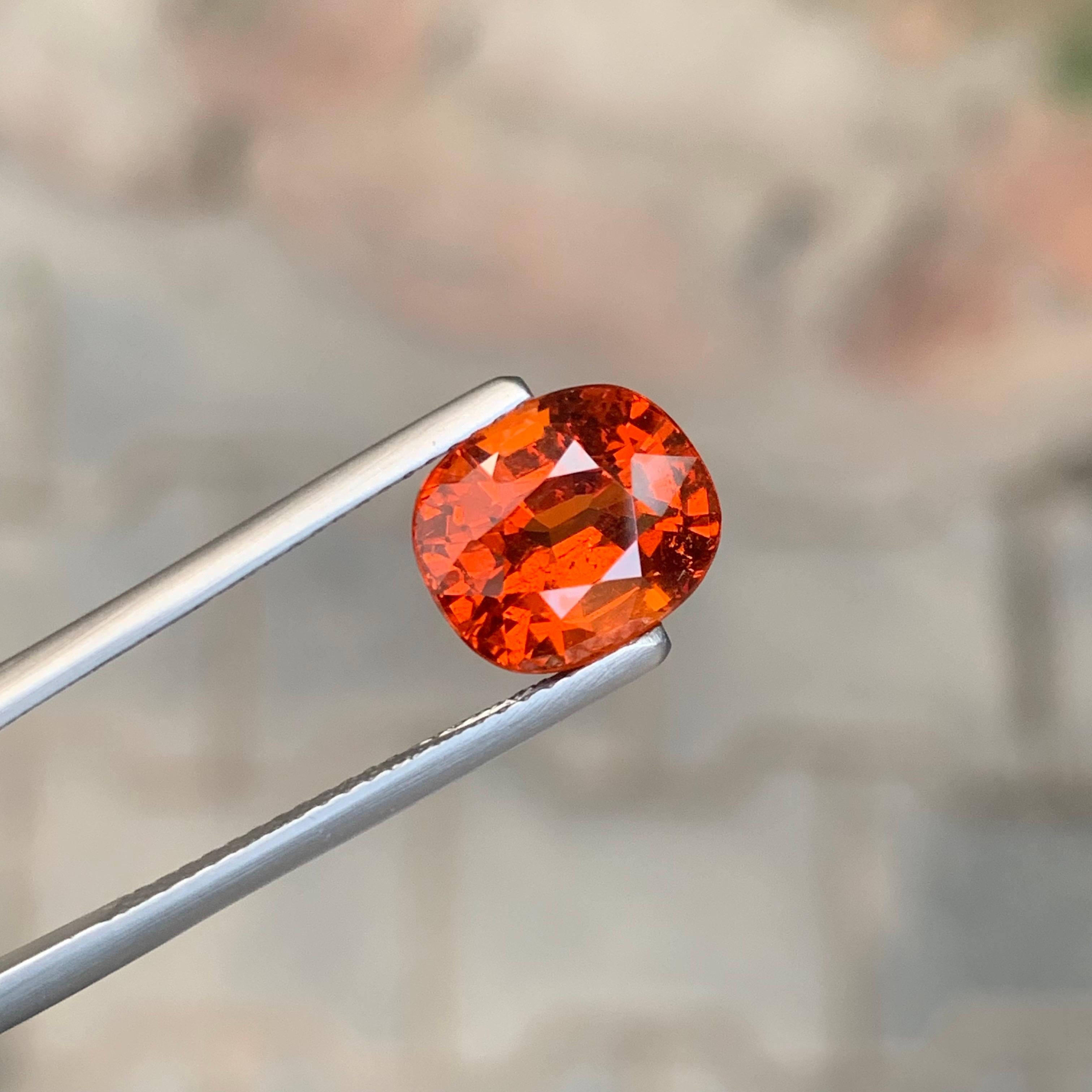 Gemma di granato spessartita naturale sfusa con taglio a cuscino certificata AIG da 5,23 carati in vendita 5