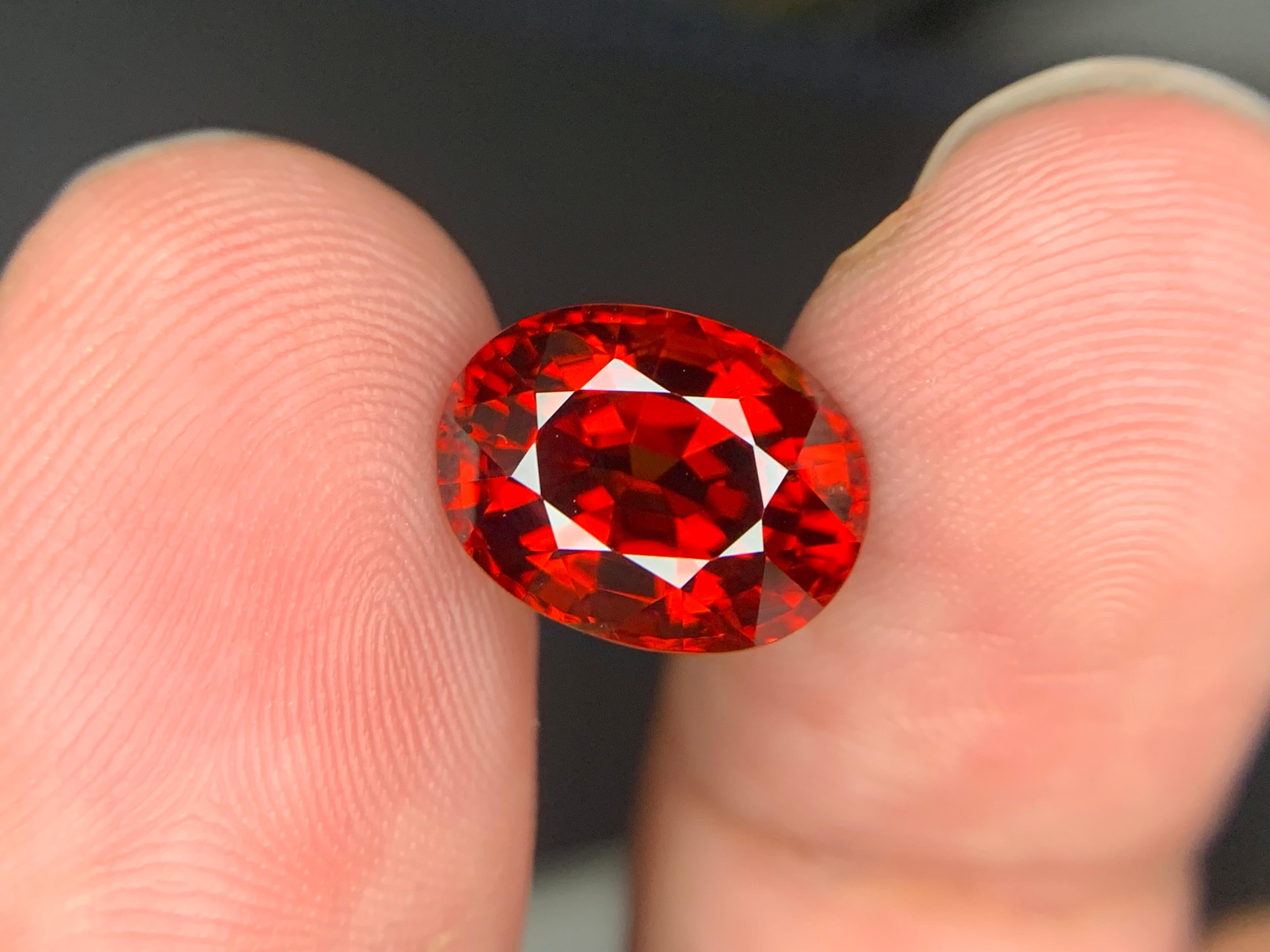 Arts and Crafts AIG Certified 5.25 Carat Natural Loose Spessartite Garnet Cushion Shape Gemstone (pierre précieuse en forme de coussin) en vente