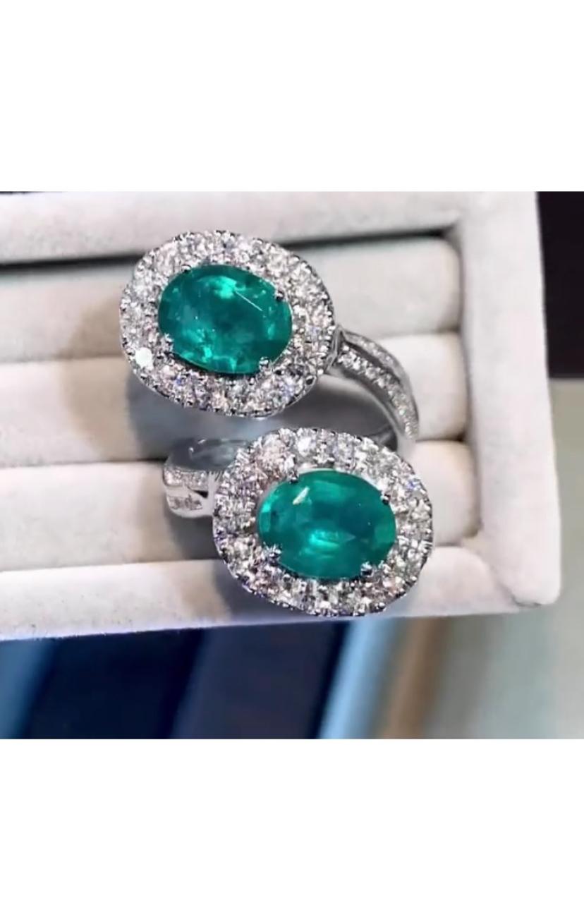 Women's AIG Certified 5.25 Carats Zambian Emeralds  2.20 Ct Diamonds 18K Gold Ring  For Sale