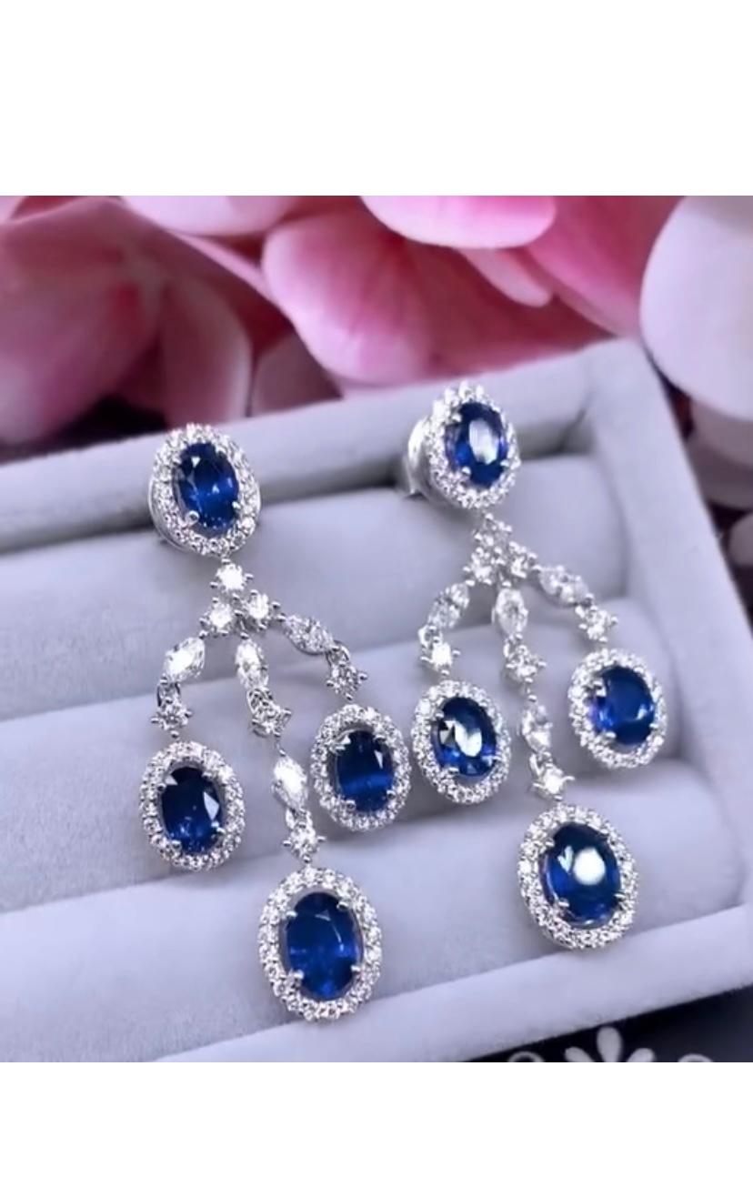 Taglio ovale Orecchini in oro 18K certificati AIG con 5,30 ct di zaffiri blu di Ceylon e 2,00 ct di diamanti in vendita