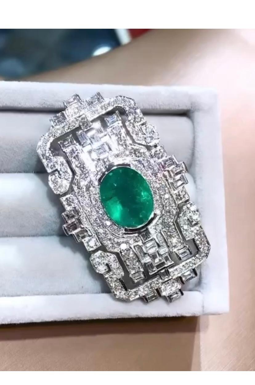 Art Deco AIG Certified 5.40 Carat Zambian Emerald  3.70 Ct Diamonds 18k Gold Brooch  For Sale