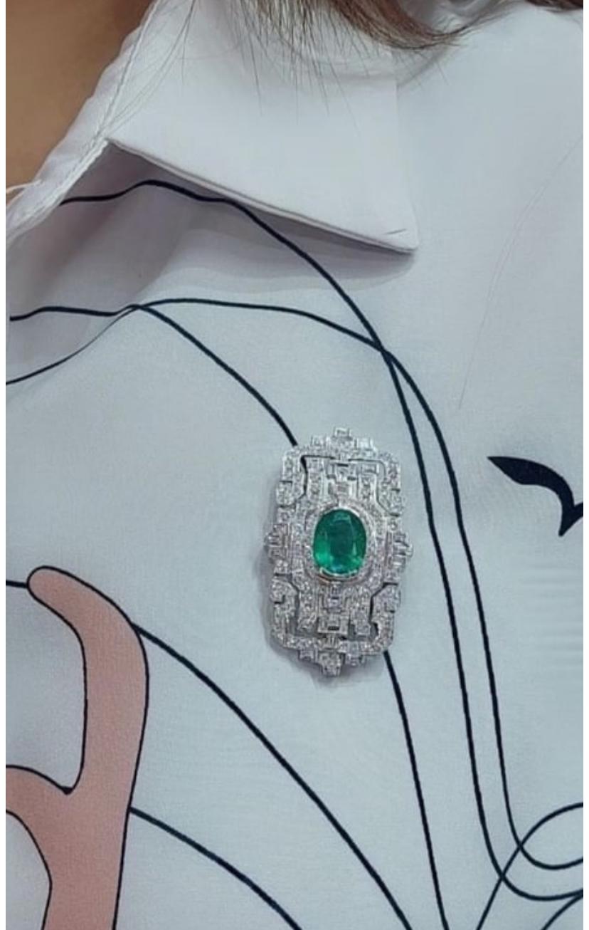 Women's or Men's AIG Certified 5.40 Carat Zambian Emerald 3.70 Ct Diamonds 18KGold Brooch/Pendant For Sale
