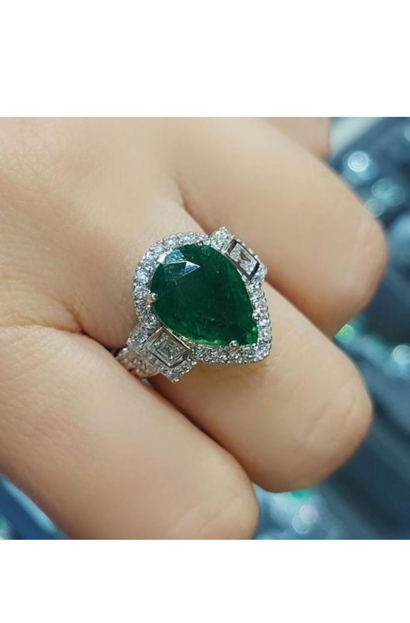 AIG Certified 5.40 Carats Zambian Emerald  1.70 Ct Diamonds 18K Gold Ring  For Sale 1