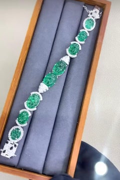 AIG Certified 54.00 Carat Zambian Emeralds 3.30 Ct Diamonds 18K Gold Bracelet