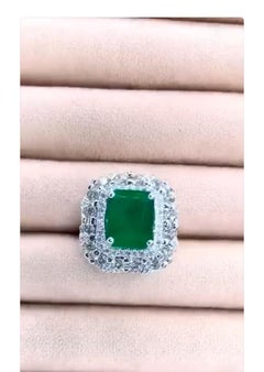 AIG Certified 5.50 Carat Zambian Emerald 2.00 Ct Diamonds 18k Gold Ring