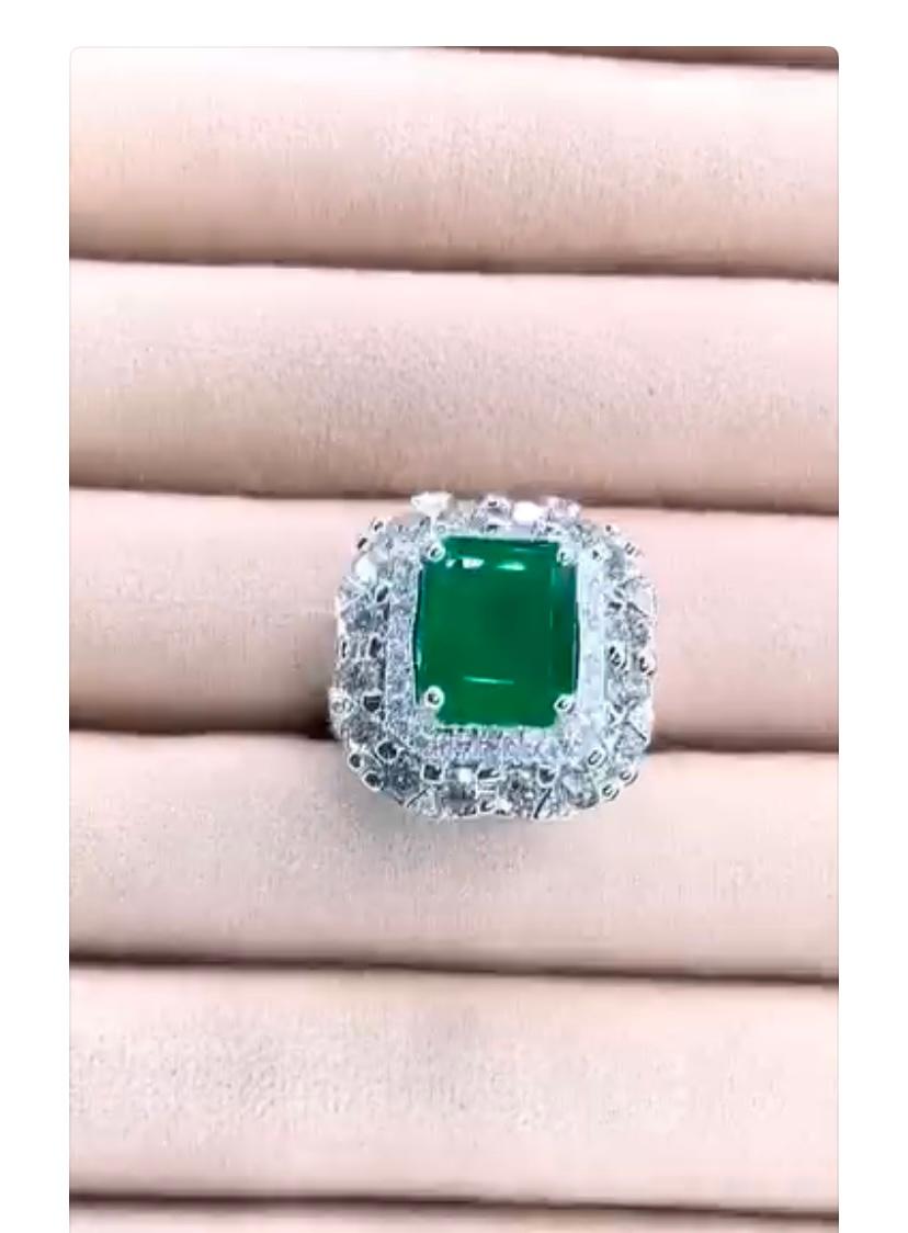 AIG Certified 5.50 Carat Zambian Emerald 2.00 Ct Diamonds 18k Gold Ring For Sale 1