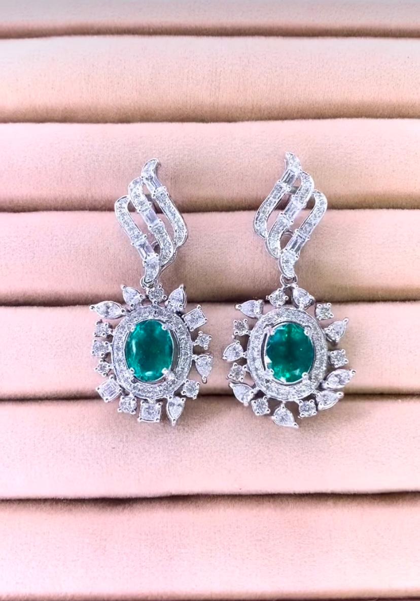 AIG Certified 5.50 Carat Zambian Emeralds 4.80 Ct Diamonds 18K Gold Earrings In New Condition For Sale In Massafra, IT