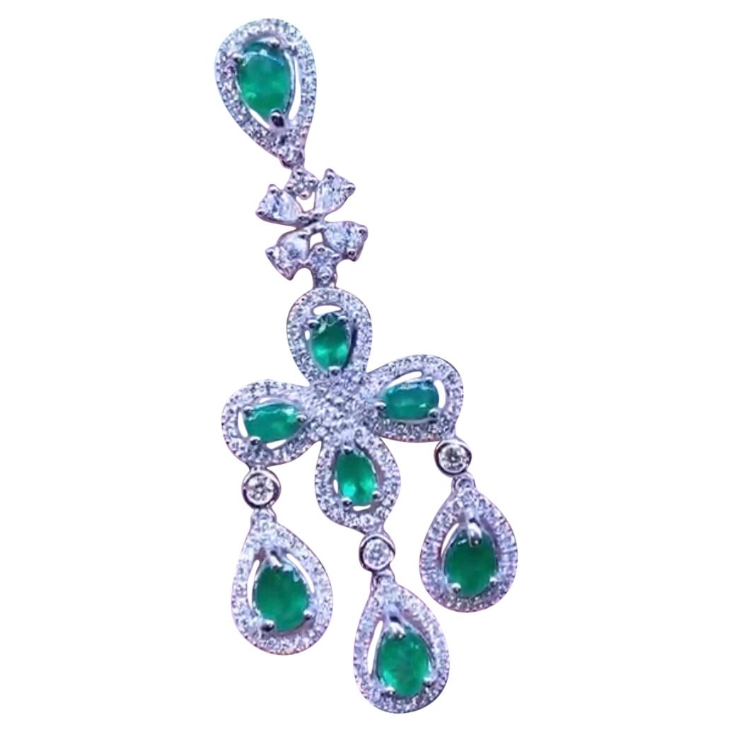 AIG Certified 5.50 Carats Zambian Emeralds Diamonds 18K Gold Pendant