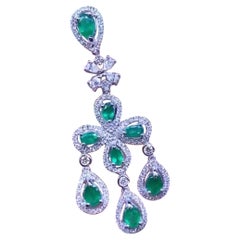 AIG Certified 5.50 Carats Zambian Emeralds Diamonds 18K Gold Pendant 