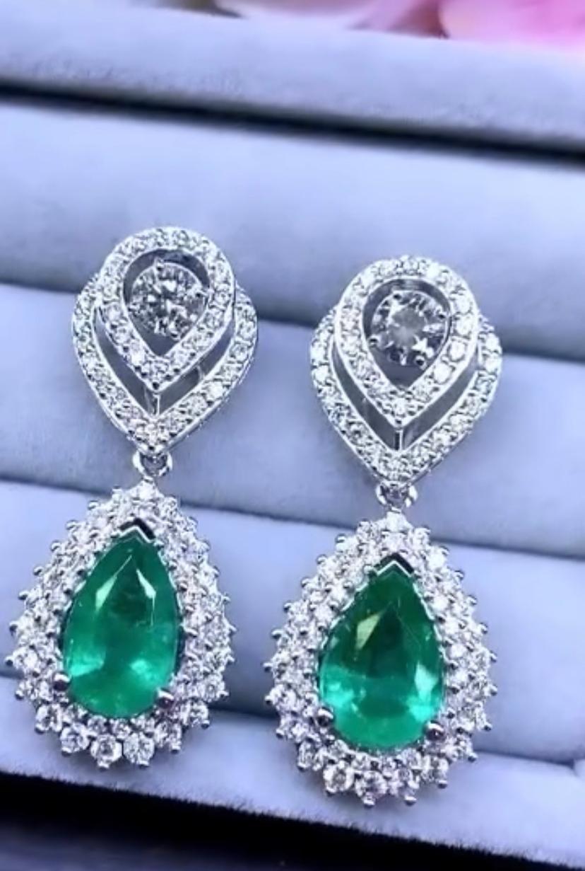 AIG Certified 5.56 Carats Zambian Emeralds 2.59 Ct Diamonds 18K Gold Earrings  In New Condition For Sale In Massafra, IT