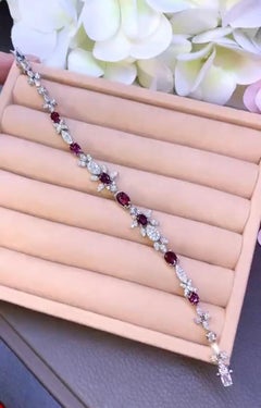 Brazalete de oro de 18 quilates con certificado AIG 5,65 quilates de rubíes de Siam 2,90 quilates de diamantes