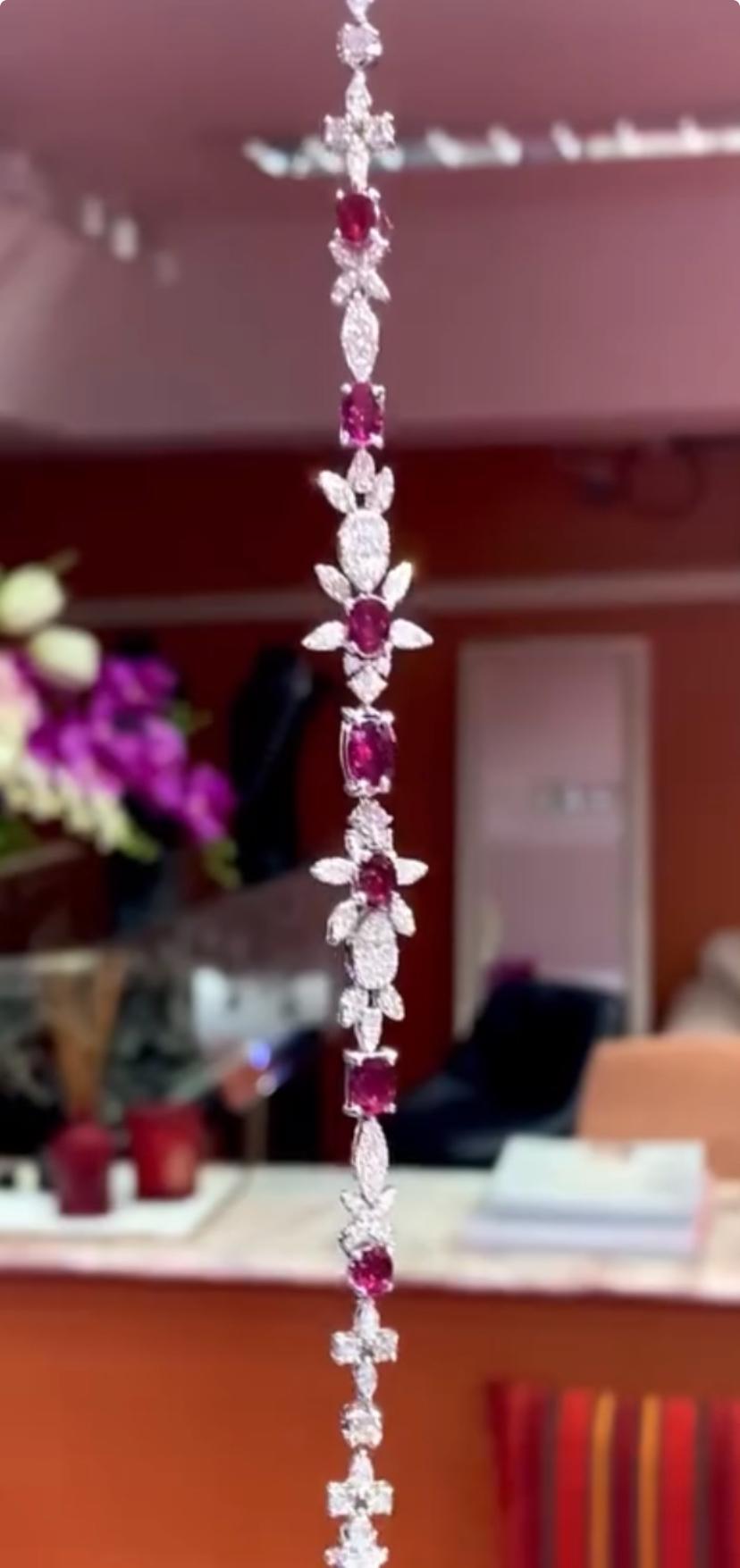 AIG Certified 5.65 Carats Siam Rubies 2.90 Ct Diamonds 18K Gold Bracelet In New Condition For Sale In Massafra, IT