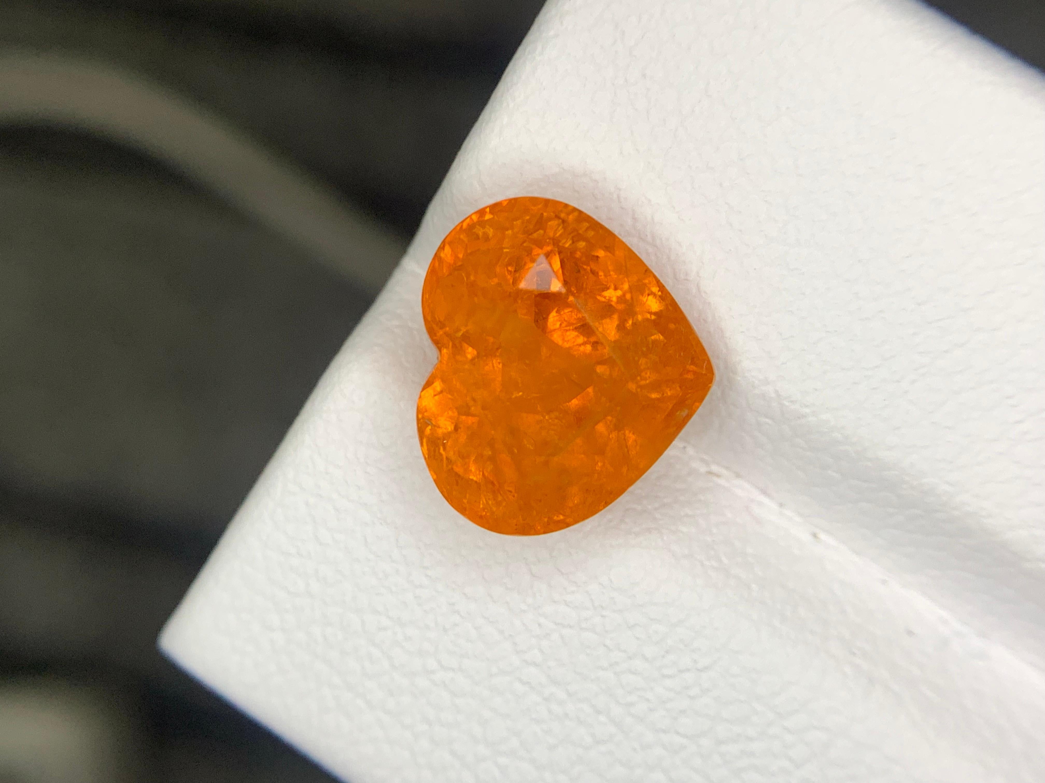 Gemma a forma di cuore di granato Fanta Spessartite naturale sfuso certificato AIG da 5,67 carati in vendita 4