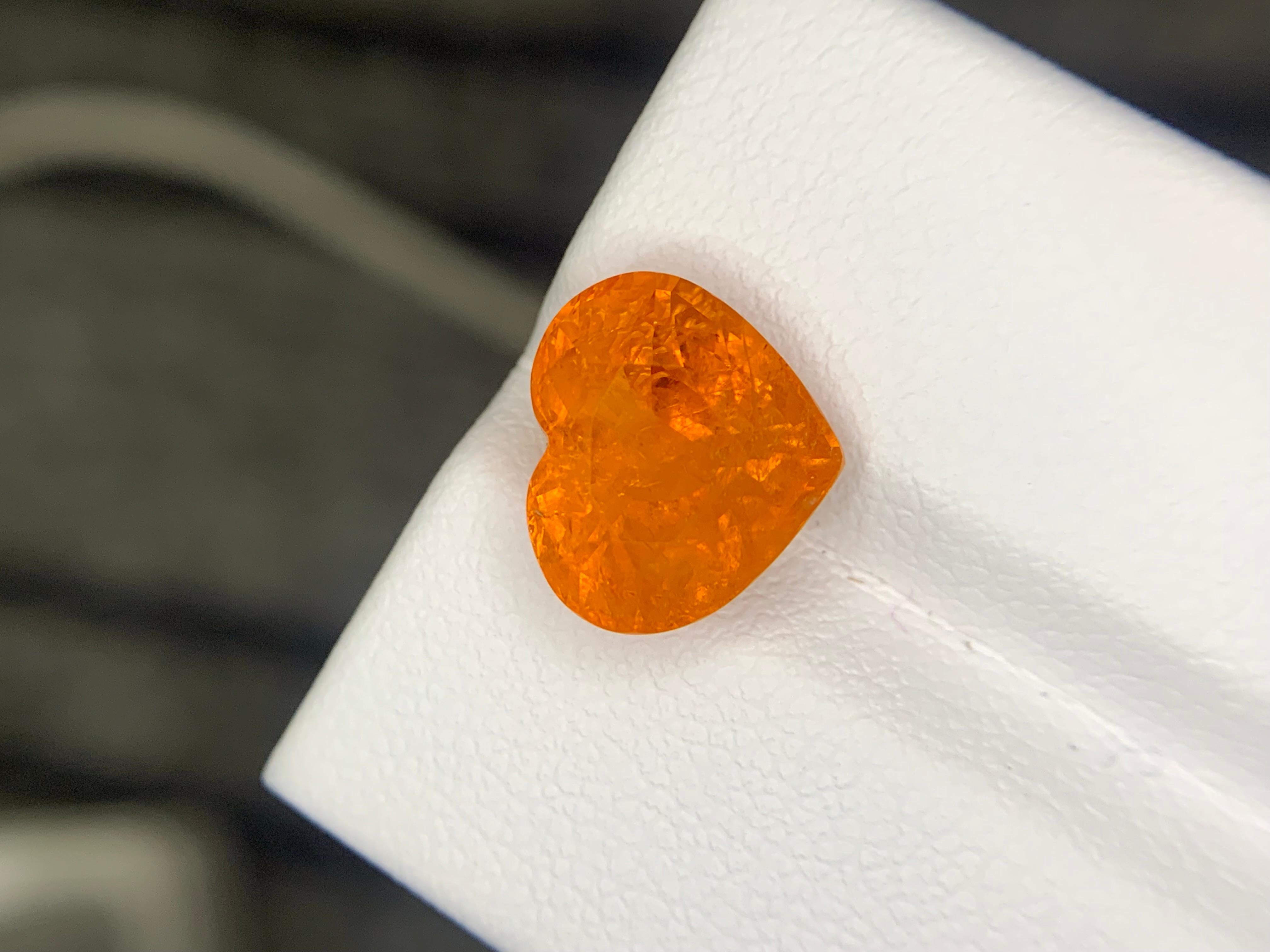 Gemma a forma di cuore di granato Fanta Spessartite naturale sfuso certificato AIG da 5,67 carati in vendita 5