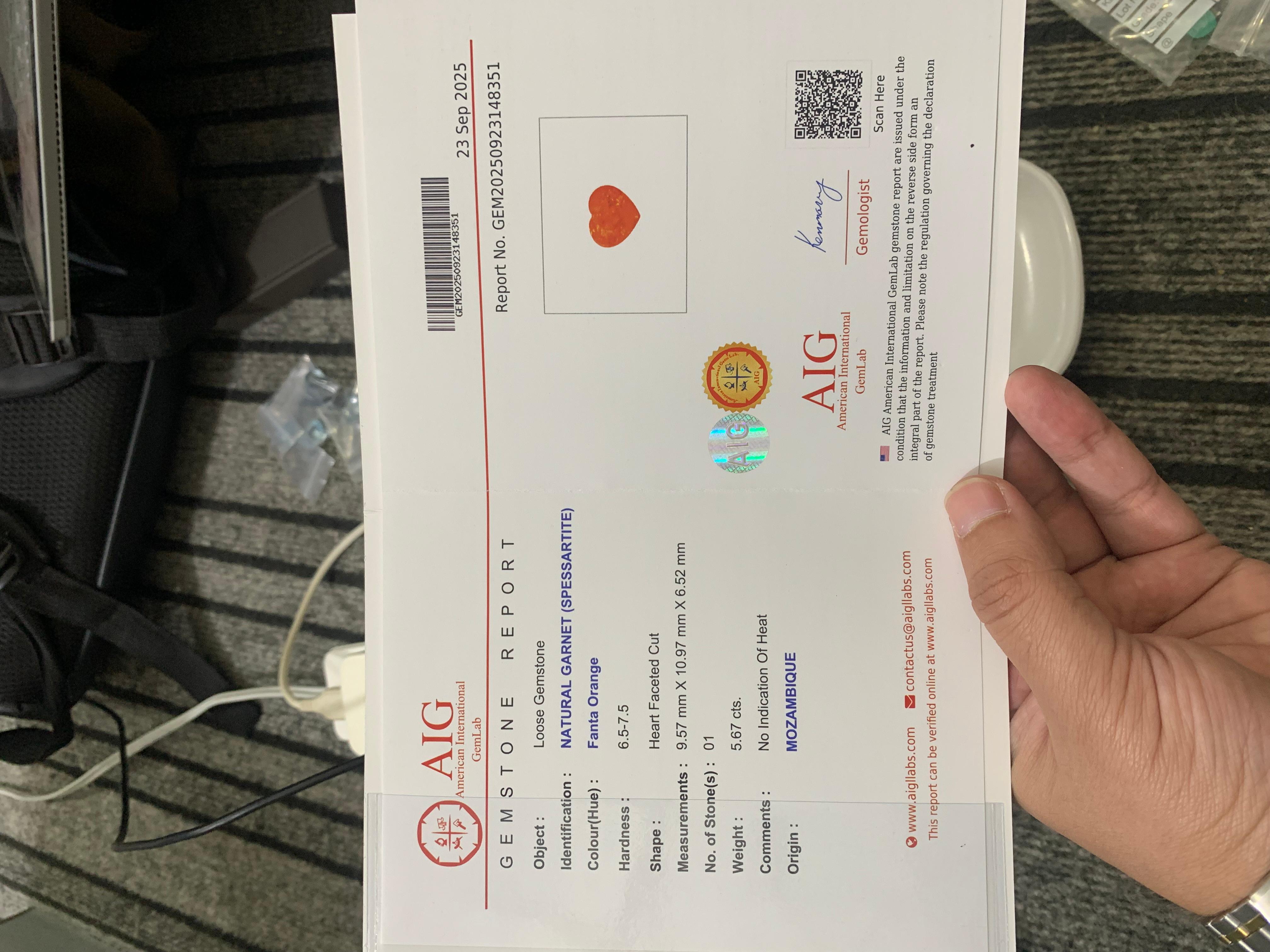 Gemma a forma di cuore di granato Fanta Spessartite naturale sfuso certificato AIG da 5,67 carati in vendita 8