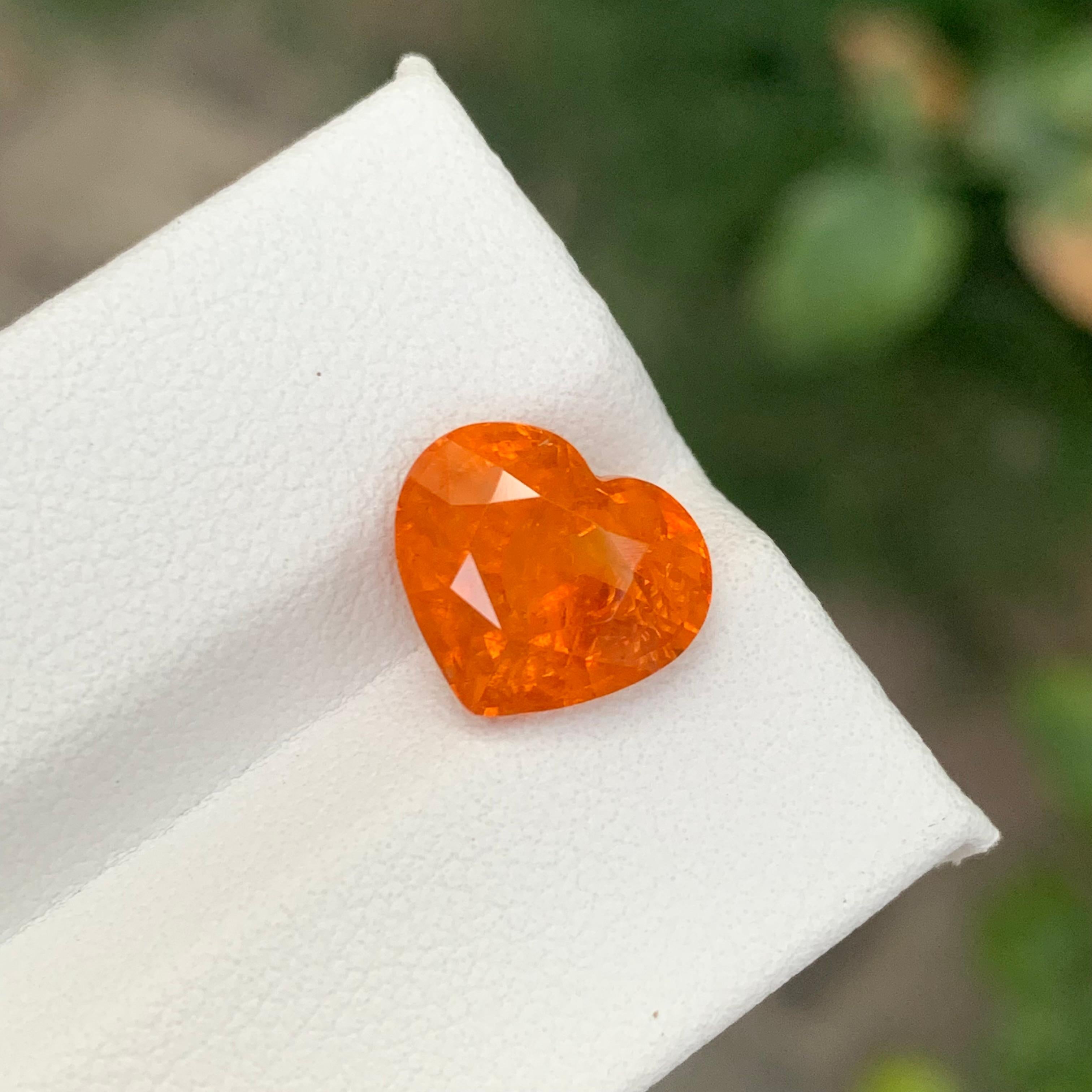 Gemma a forma di cuore di granato Fanta Spessartite naturale sfuso certificato AIG da 5,67 carati in vendita 2