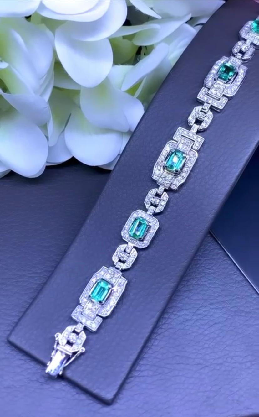 Emerald Cut AIG Certified 5.72 Ct Colombia Emeralds 5.41 Ct Diamonds 18K Gold Bracelet  For Sale