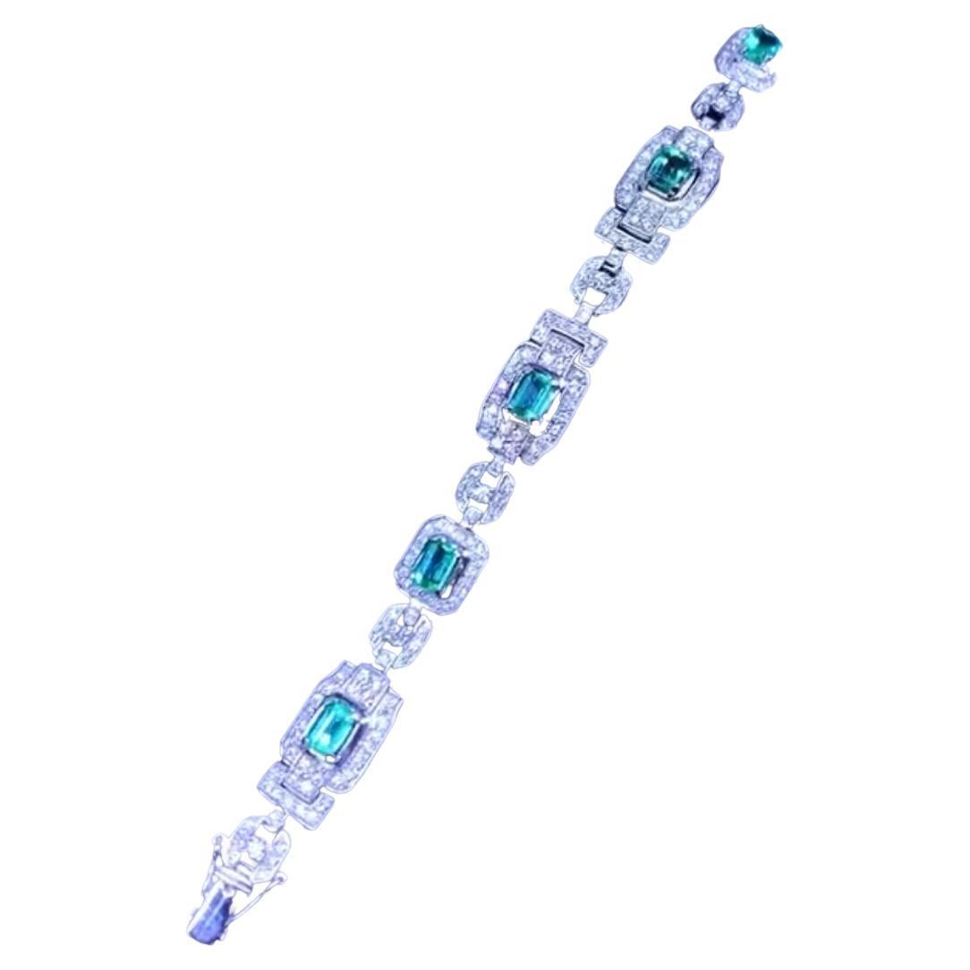 AIG Certified 5.72 Ct Colombia Emeralds 5.41 Ct Diamonds 18K Gold Bracelet  For Sale