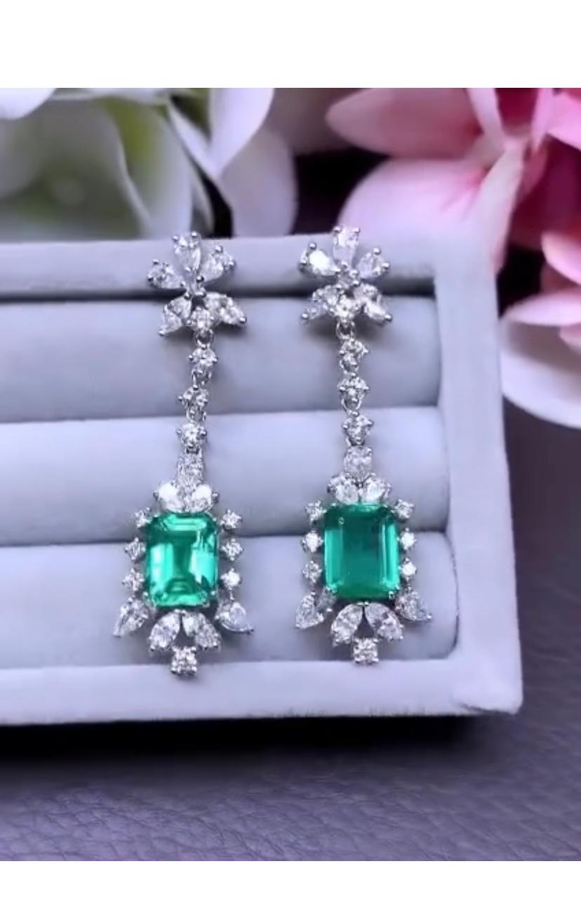 AIG Certified 5.89 Carats Zambian Emeralds  3.44 Ct Diamonds 18K Gold Earrings  In New Condition For Sale In Massafra, IT